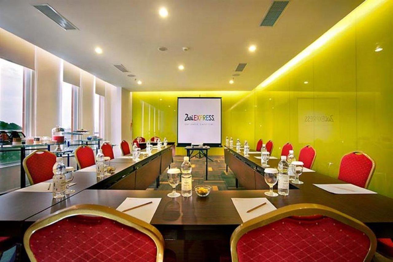 Zuri Express Mangga Dua Hotel Jakarta Exterior photo