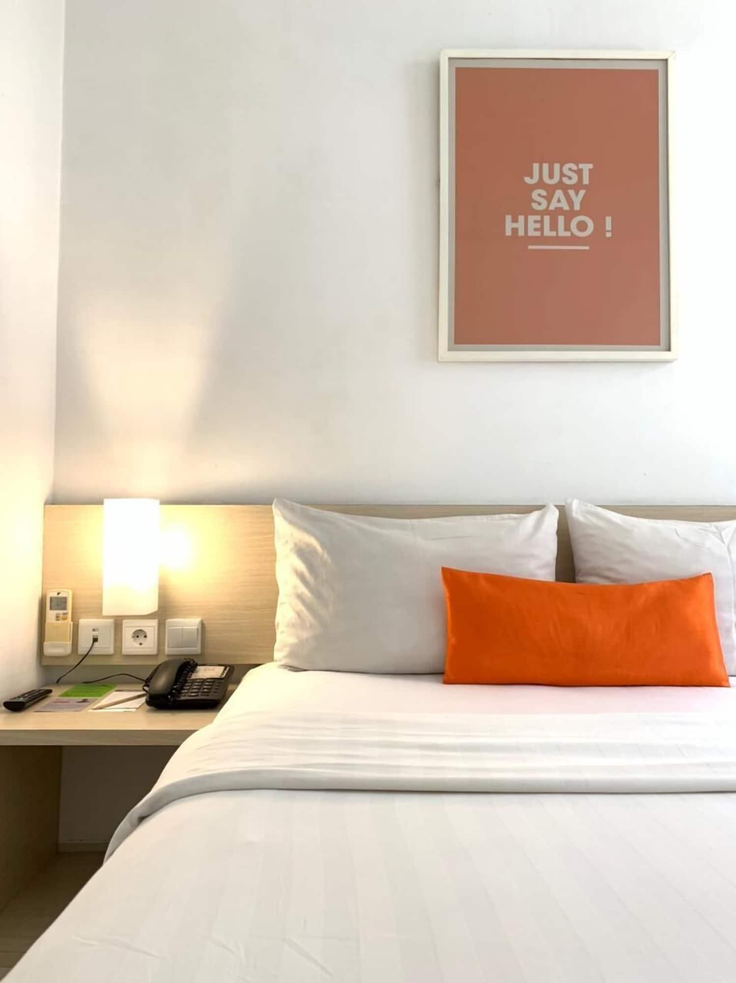 Zuri Express Mangga Dua Hotel Jakarta Exterior photo
