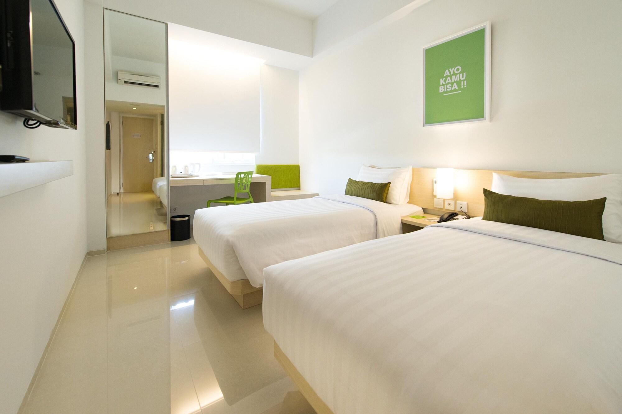 Zuri Express Mangga Dua Hotel Jakarta Exterior photo