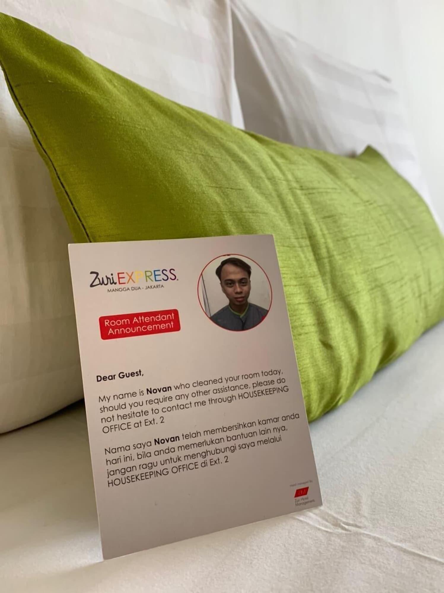 Zuri Express Mangga Dua Hotel Jakarta Exterior photo