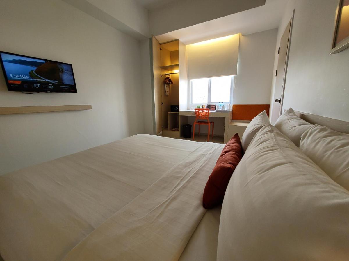 Zuri Express Mangga Dua Hotel Jakarta Exterior photo