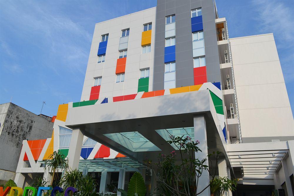 Zuri Express Mangga Dua Hotel Jakarta Exterior photo